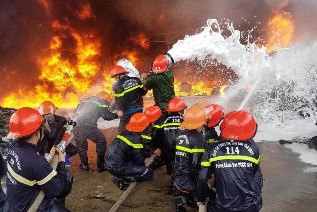 Tìm hiểu quy trình bồi thường bảo hiểm cháy nổ PVI chi tiết: cách thông báo, giữ hiện trường, phối hợp giám định, chuẩn bị hồ sơ, thẩm định và nhận tiền bồi thường nhanh, đúng luật năm 2025.